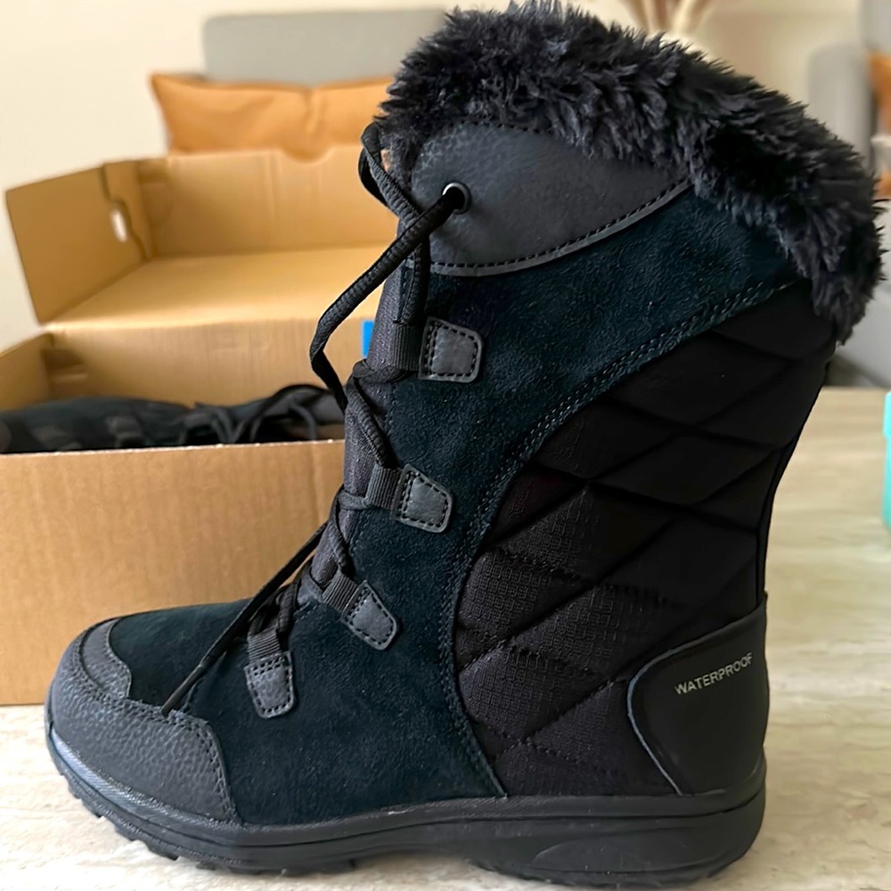 Columbia snow boots.